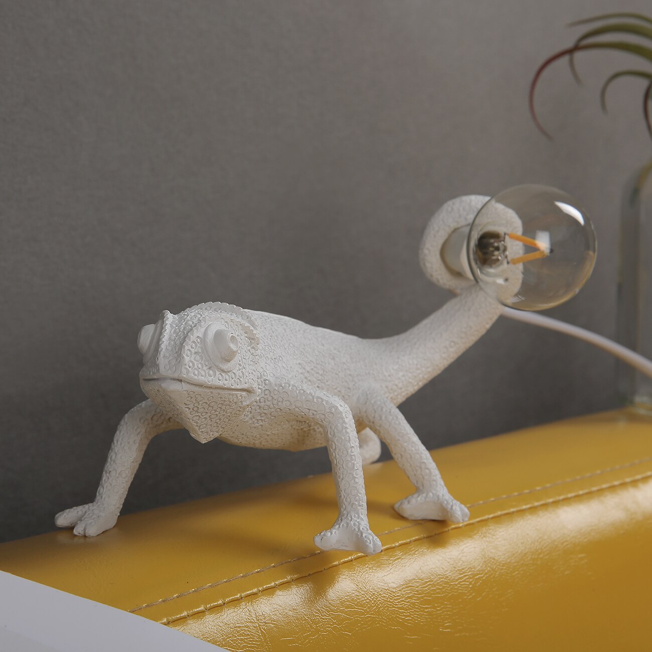 GlowFlicker | Lámparas de mesa modernas de resina animal lagarto