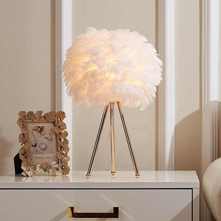 Missfeather - Luxury feathers Dimmable table lamp