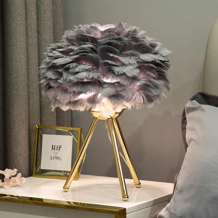 Missfeather - Luxury feathers Dimmable table lamp