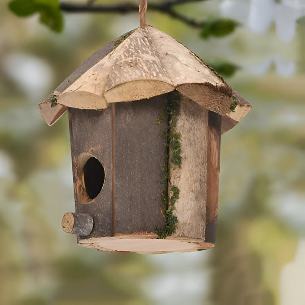 Casa rústica de madera para colibríes