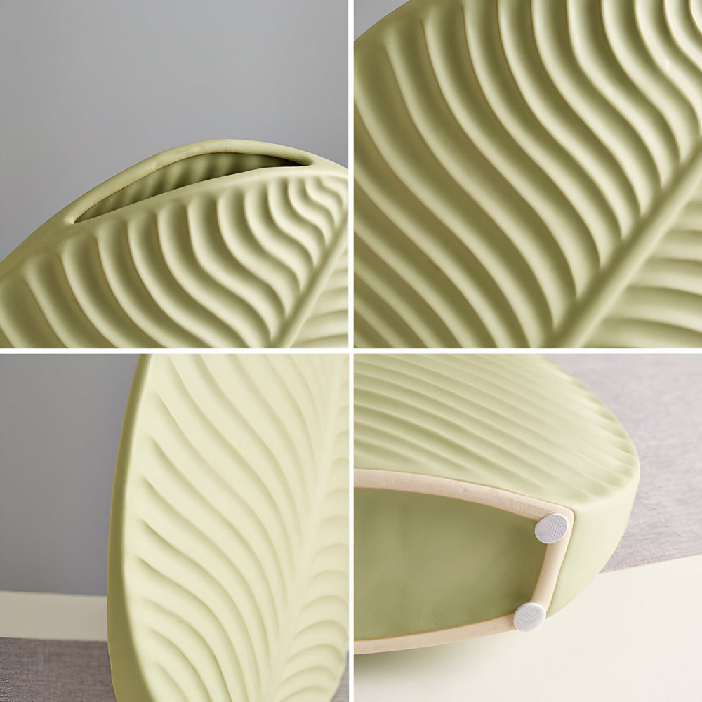 White Ceramic Vase for Elegant Floral Arrangements