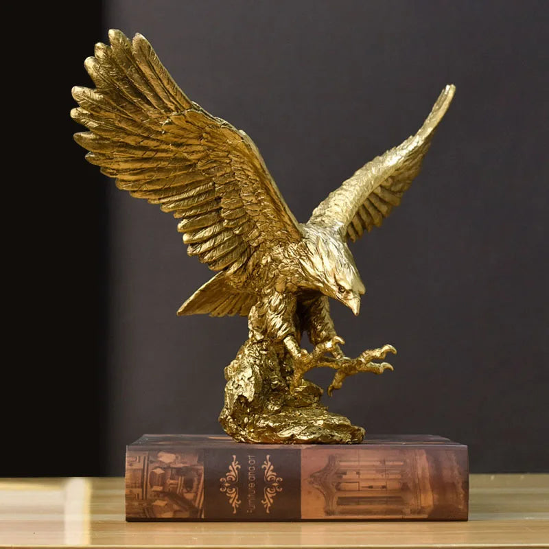 Goldadler Statue Majestätische Adler Skulptur
