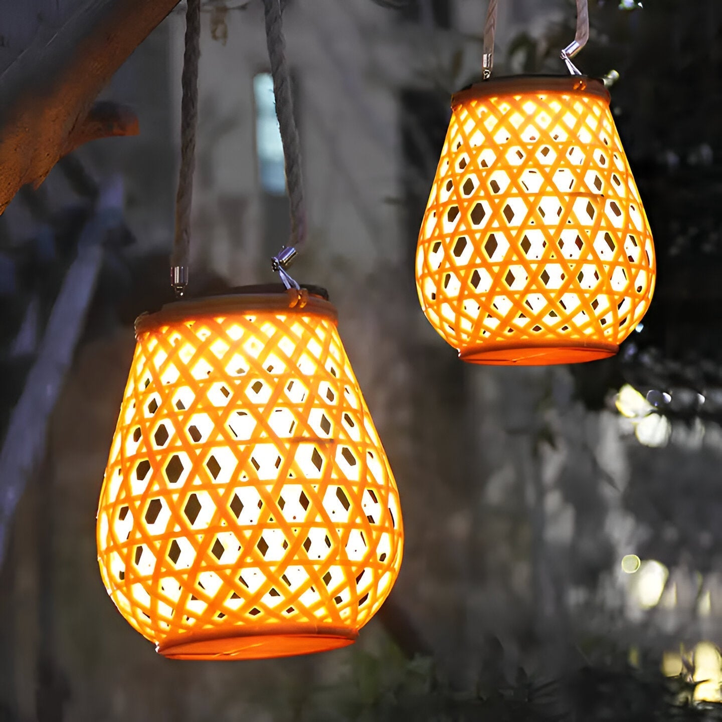 Bamboo-Look Solar Outdoor Lantern for Garden Lighting