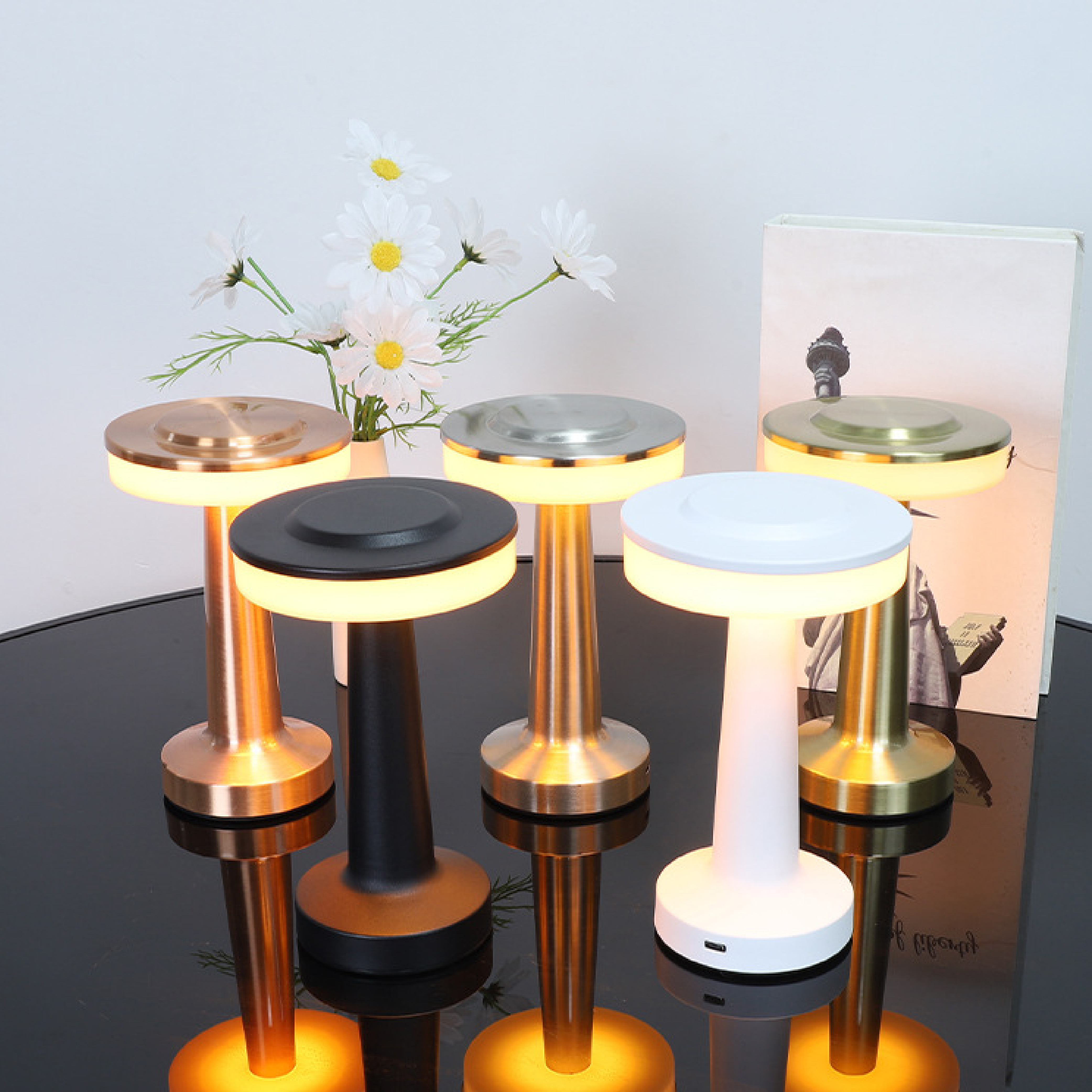 Birella | Lámpara de mesa moderna de metal