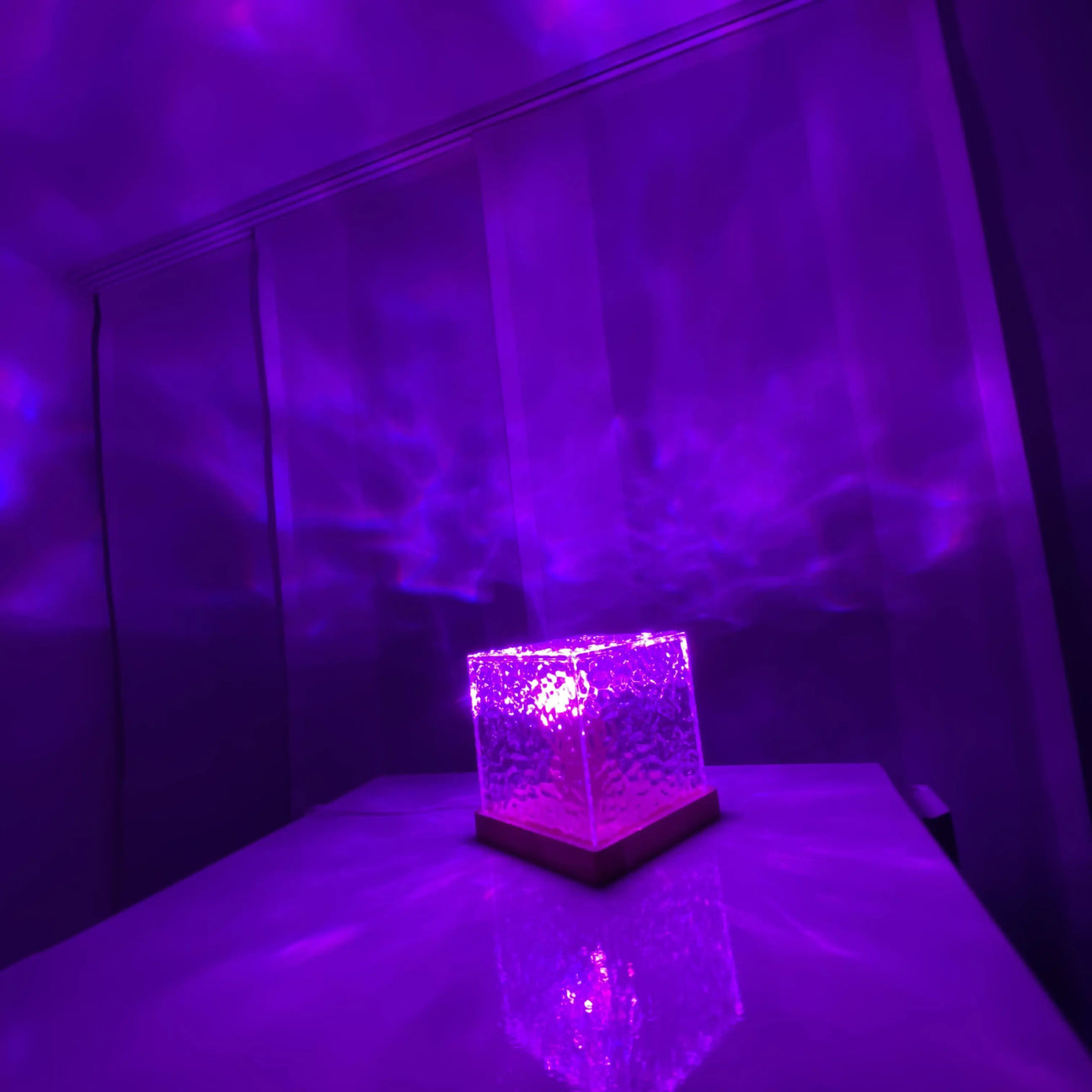 Color-Changing LED Cube Light with Remote Control – 12 Colors, 4 Speed Settings, Acrylic Crystal Lamp 4