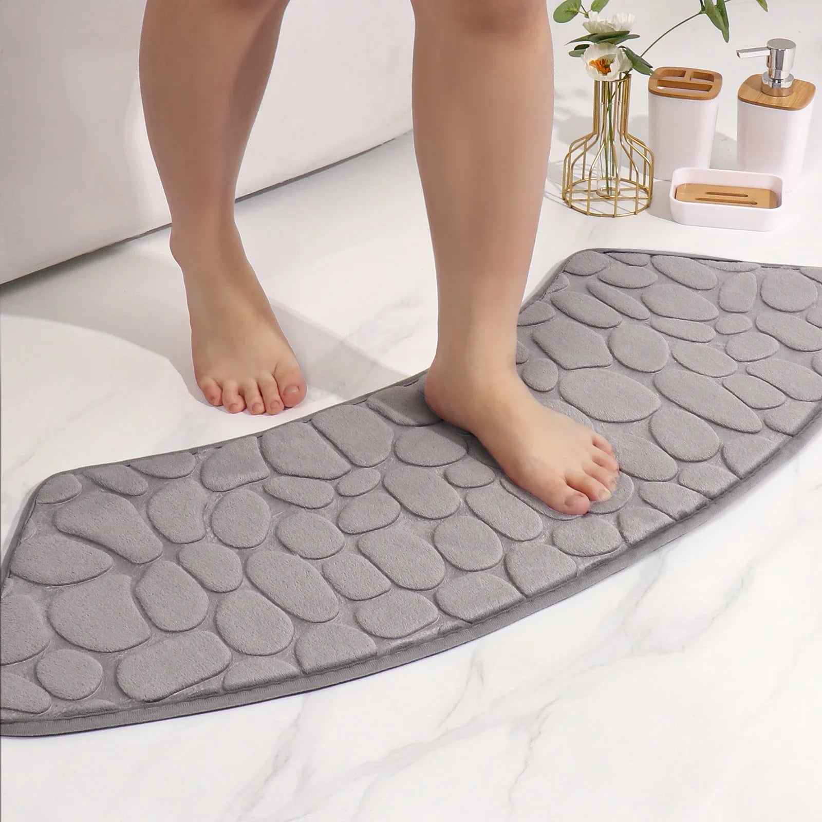 Ergonomisch geformte Badezimmerkammermatte