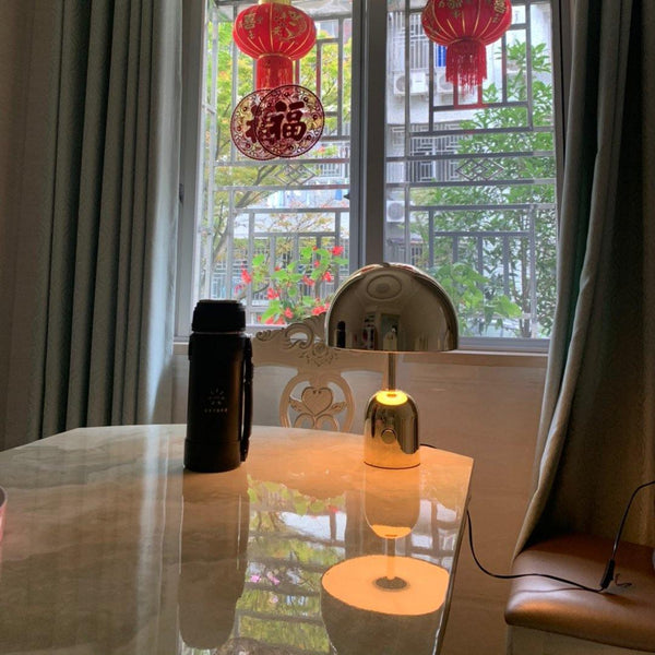 Elegante Tischlampe