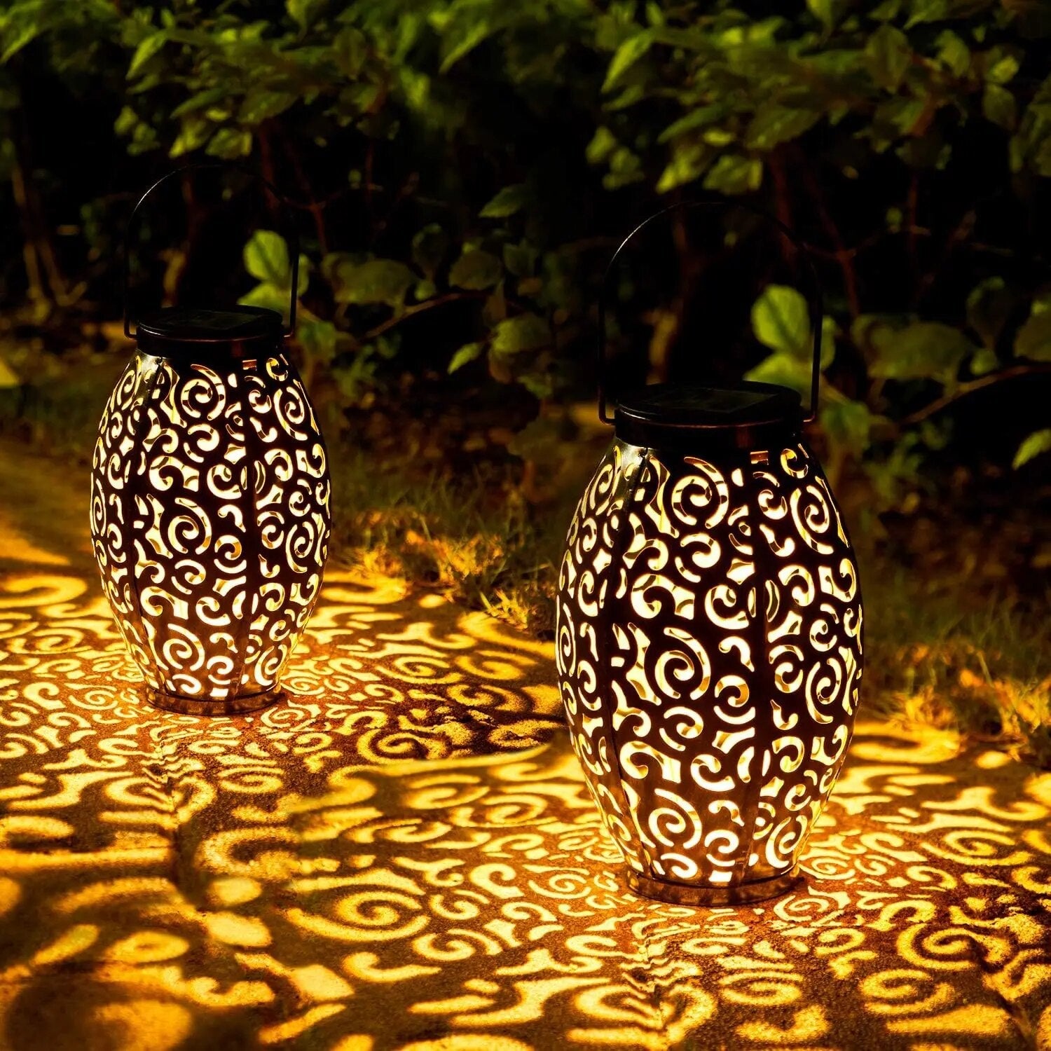 Elegant Solar Lantern for Outdoor Decor - Solar Powered Lanterns