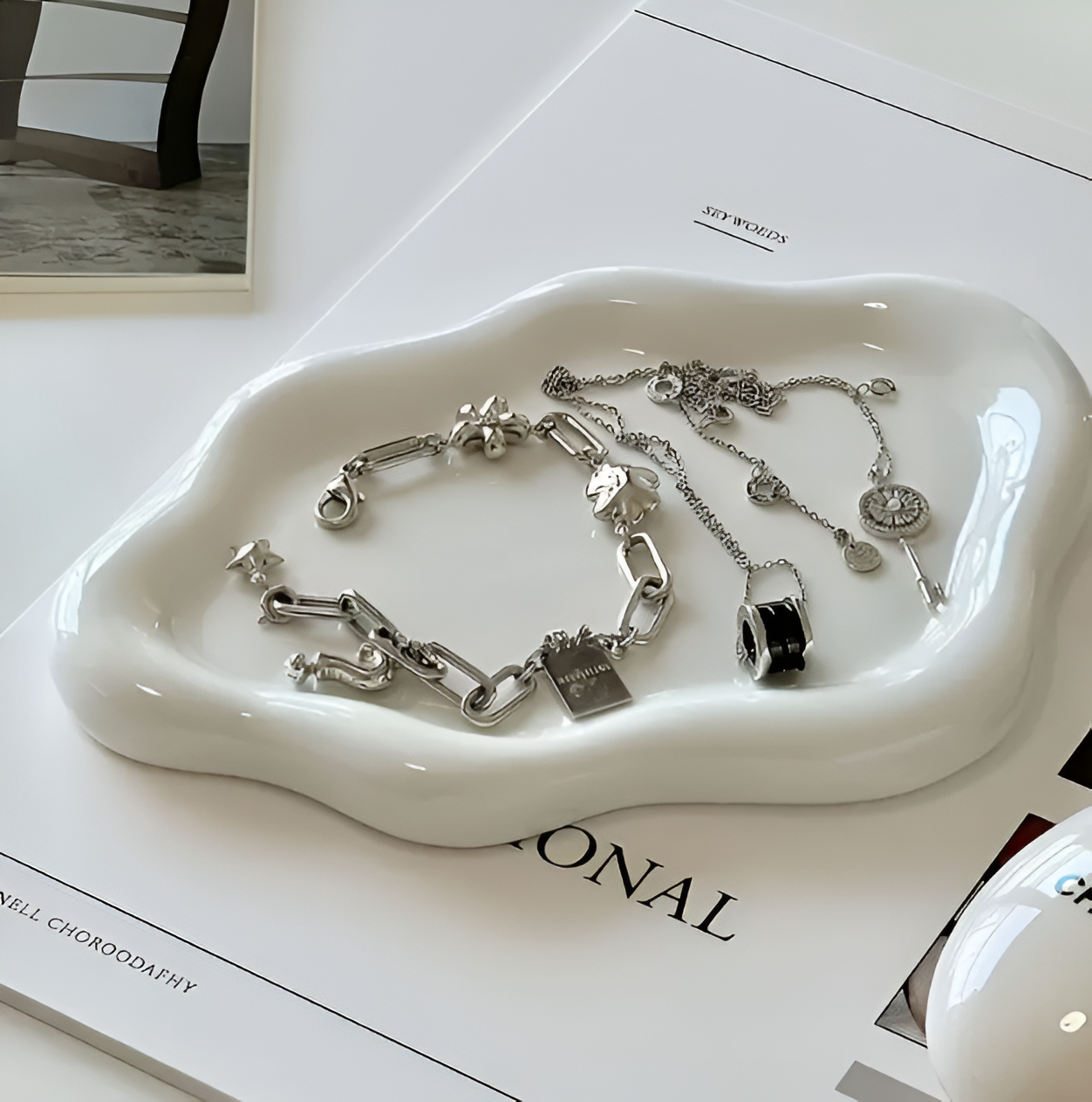 Elegant Ceramic Jewelry Dish