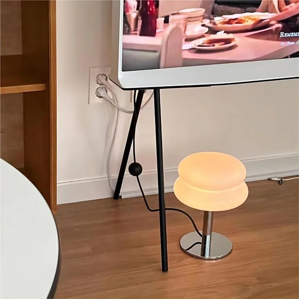 Finn | Glas-Tischlampe für Schlafzimmer und Wohnzimmer