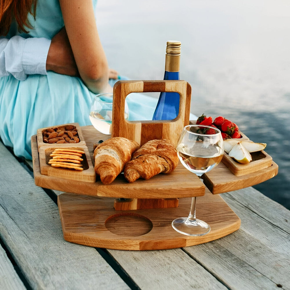 Klappbarer Holztisch für Picknick mit Weinhalter