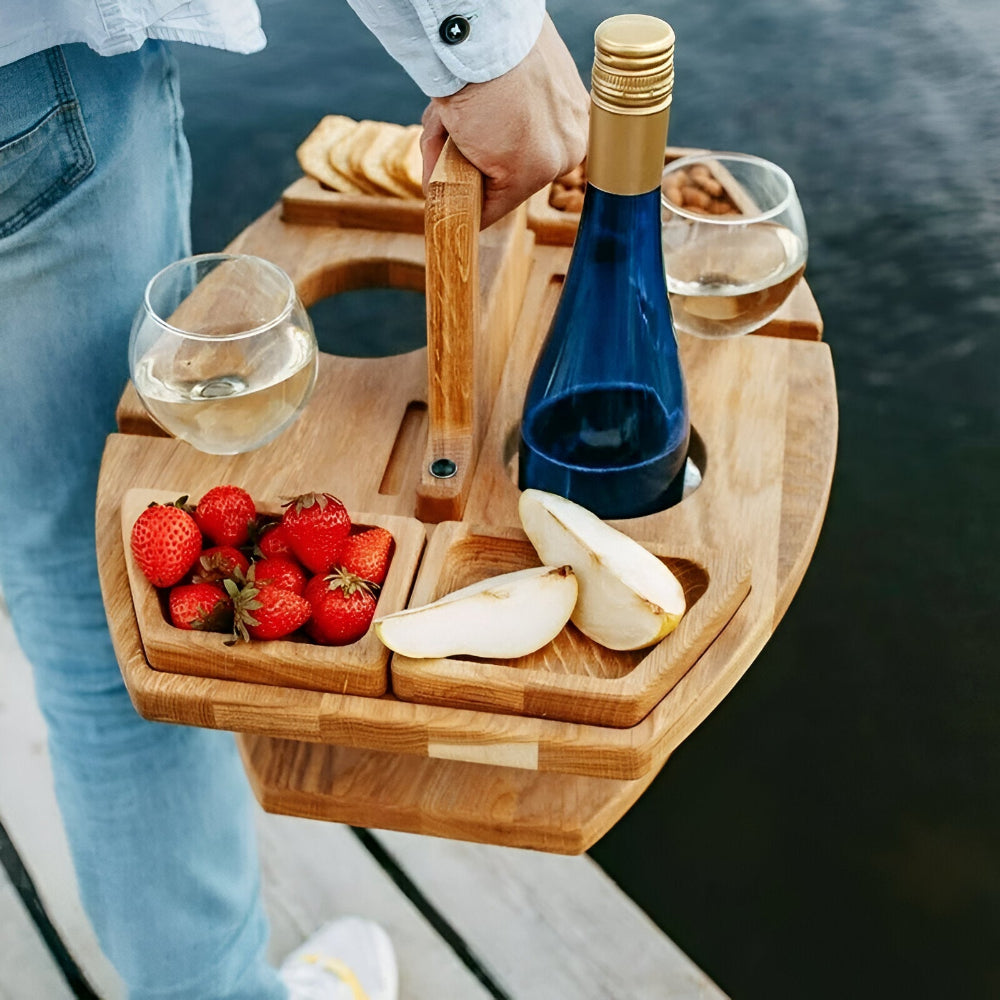 Klappbarer Holztisch für Picknick mit Weinhalter
