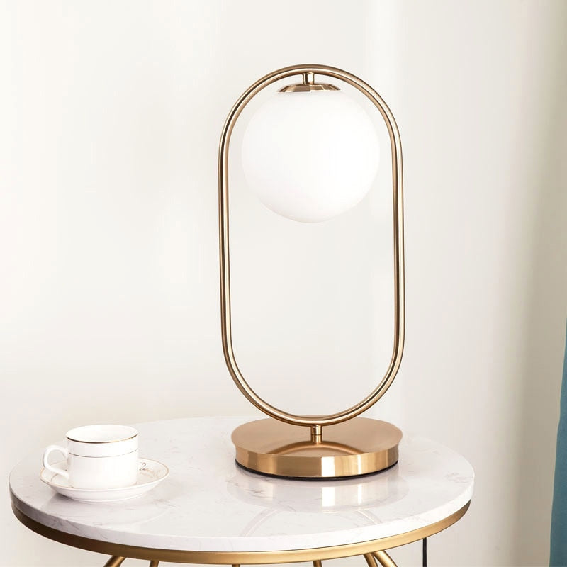 Gleamora | Lámpara de mesa moderna de bola de vidrio