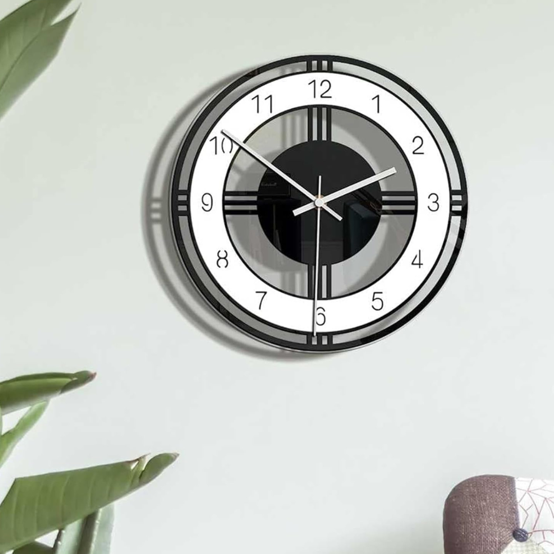 Große moderne Wanduhr