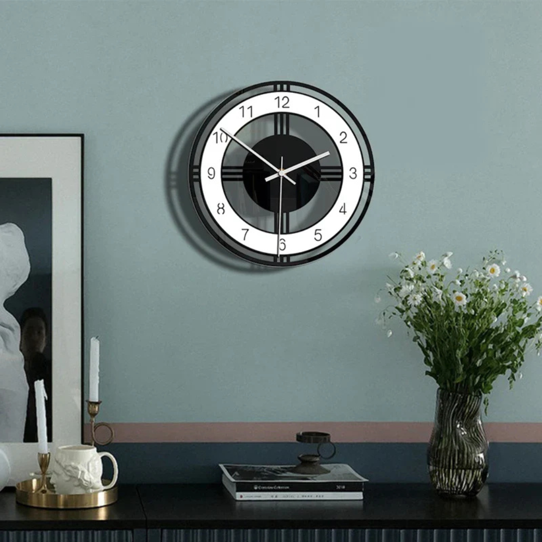 Große moderne Wanduhr