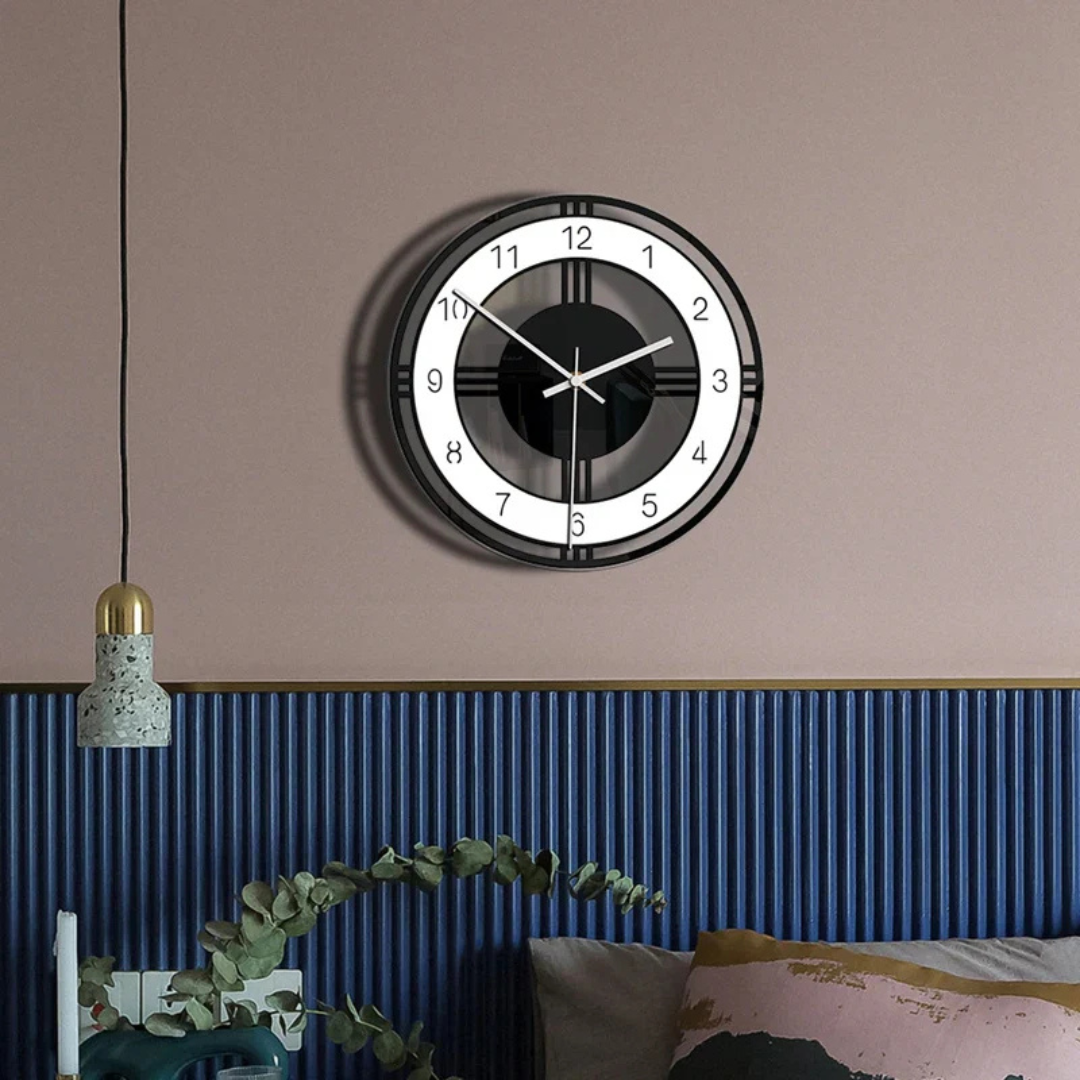 Große moderne Wanduhr