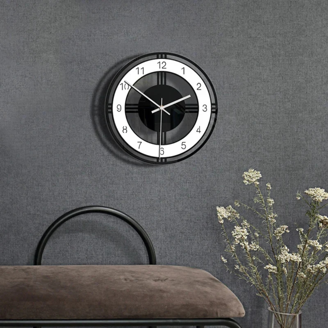 Große moderne Wanduhr