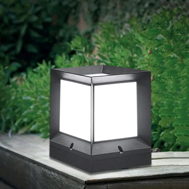 Moderne buitenstaande vloerlamp