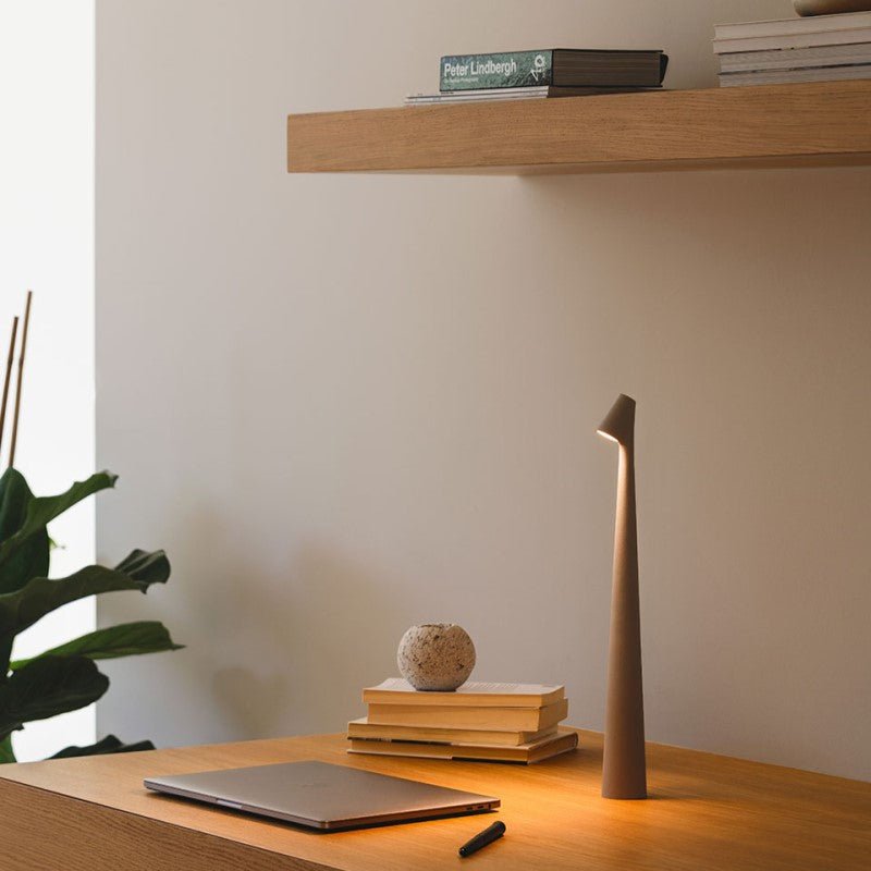 Luminara | Lámpara de mesa minimalista