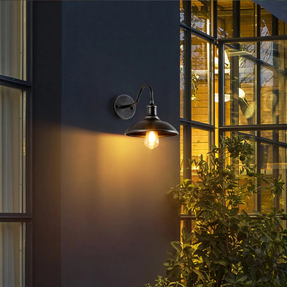 Isyrae | Outdoor Wall Light Fixture