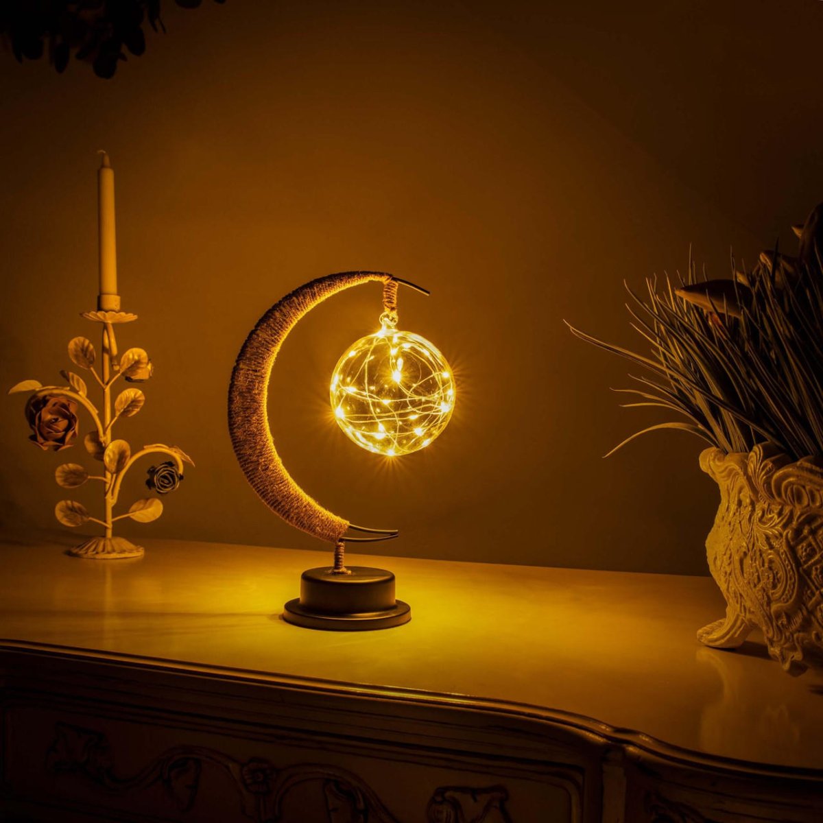 Lunaire | Lámpara de mesa con diseño de luna