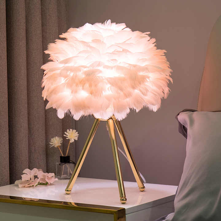 Missfeather - Luxury feathers Dimmable table lamp