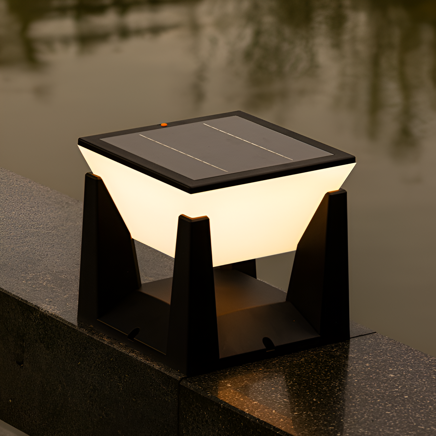Lámpara Solar de Jardín Cuadrada Moderna Negra