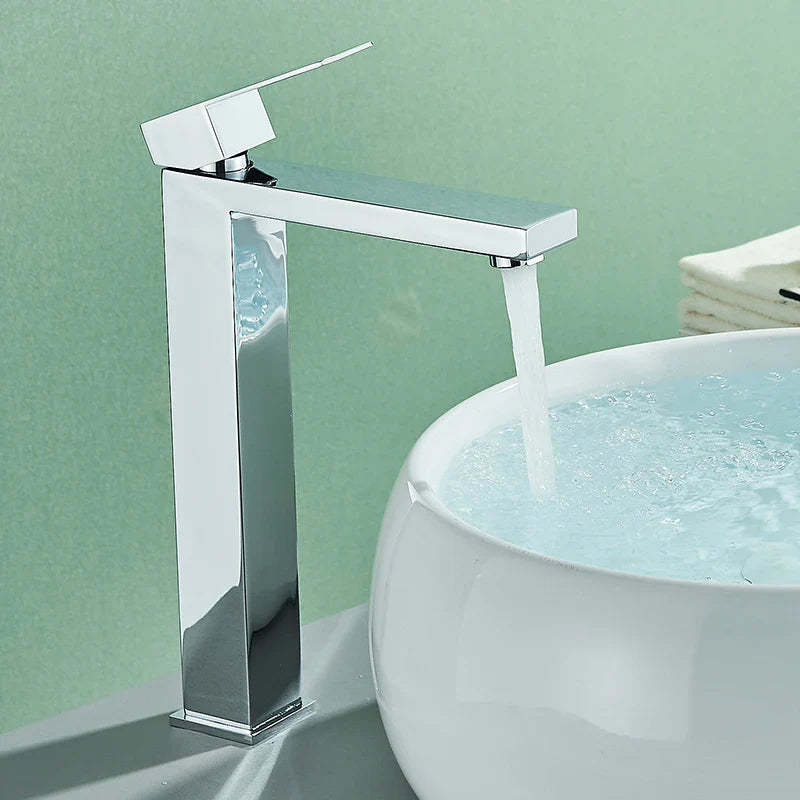 Grifo de baño moderno de acero inoxidable