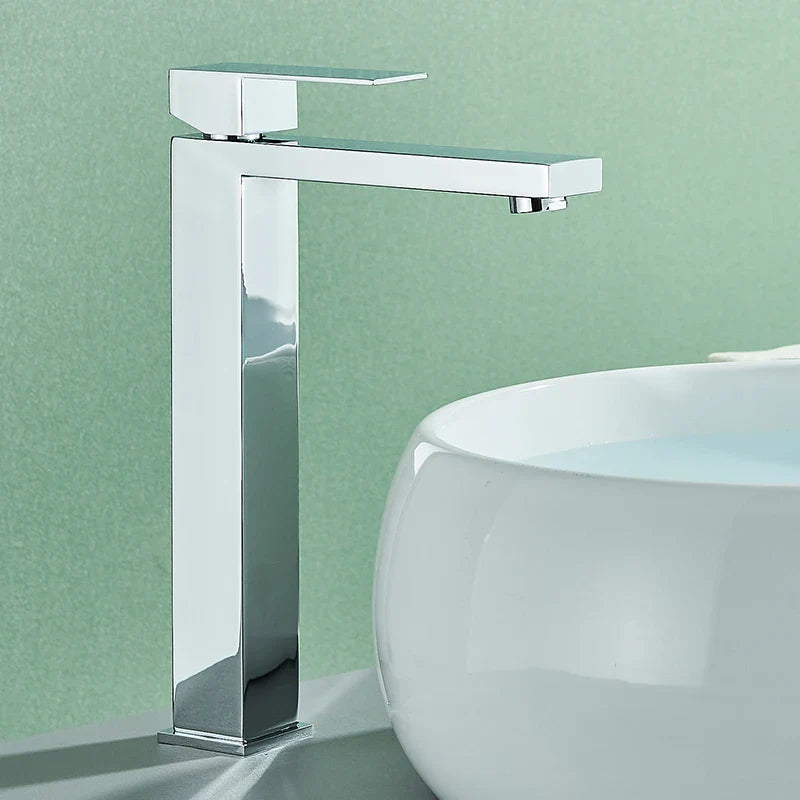 Grifo de baño moderno de acero inoxidable