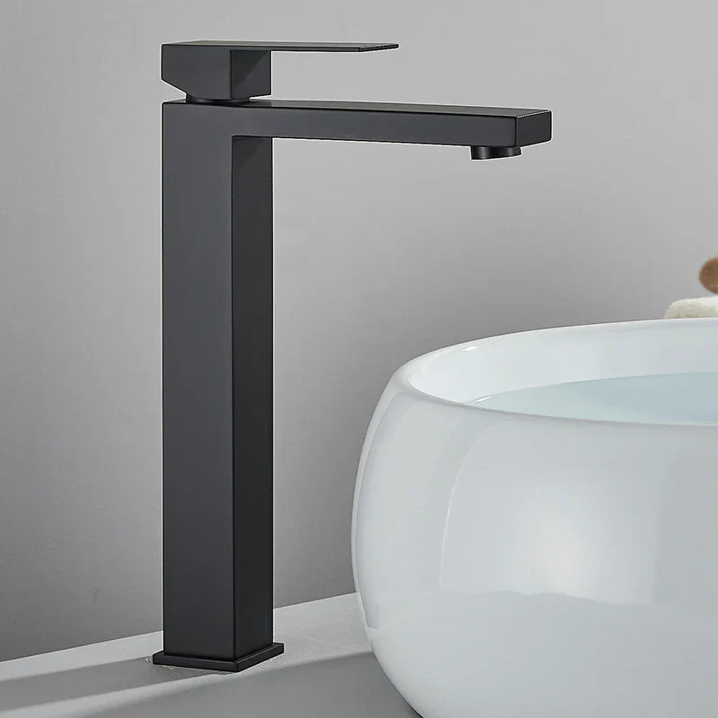 Grifo de baño moderno de acero inoxidable