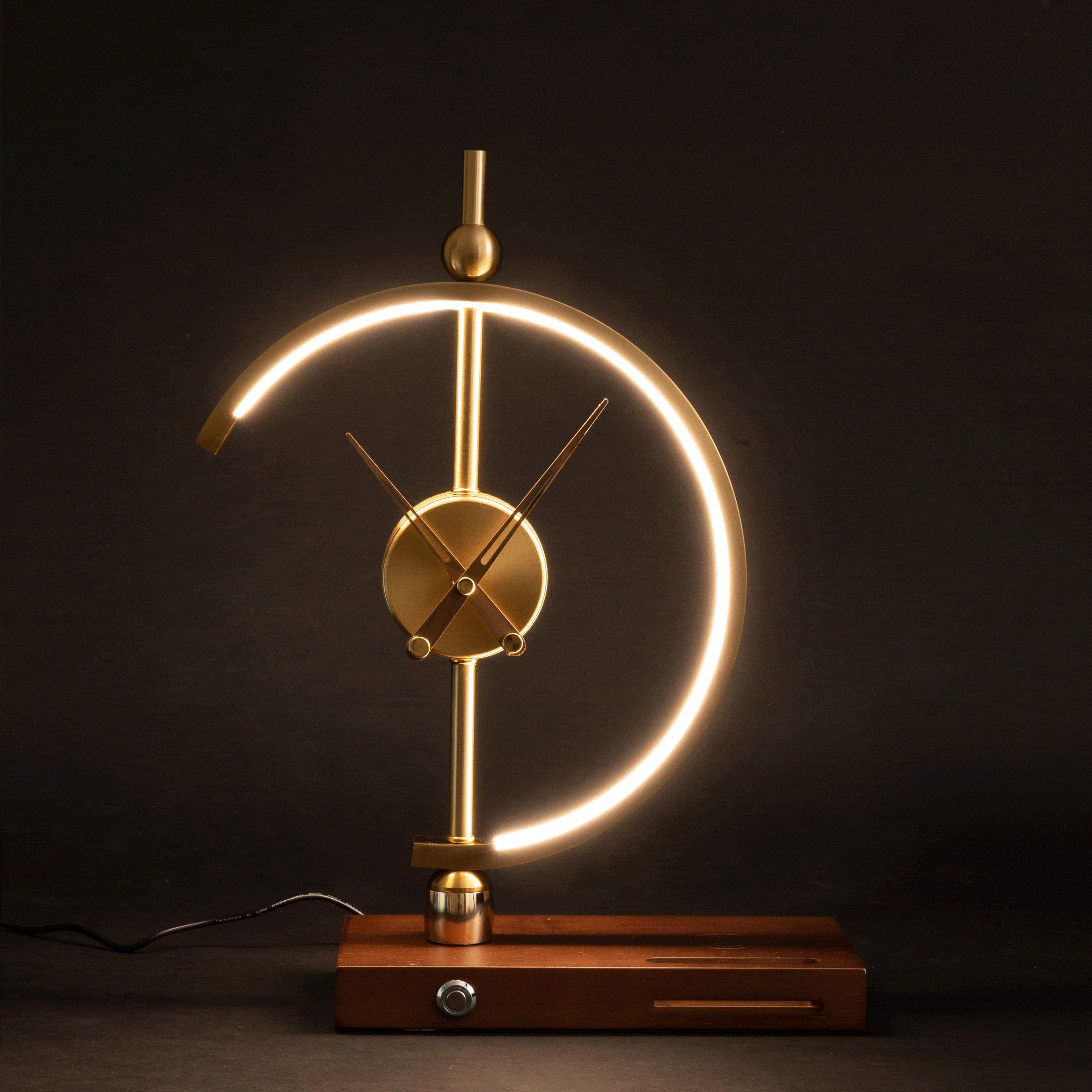 Nagoyalight | Luxury Lamp Clock with Charger