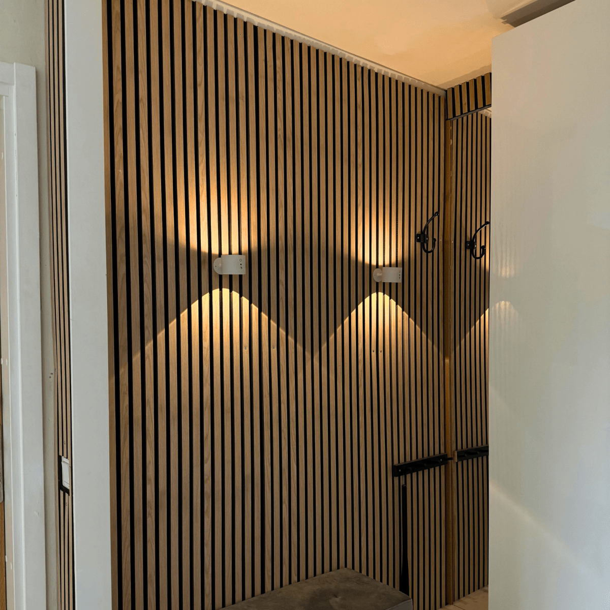 Nuvia | Wireless LED Wall Lamp