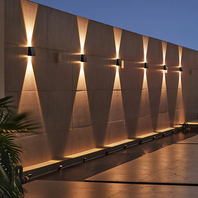 Solara | Outdoor Wall Light with Solar LED Technology 0