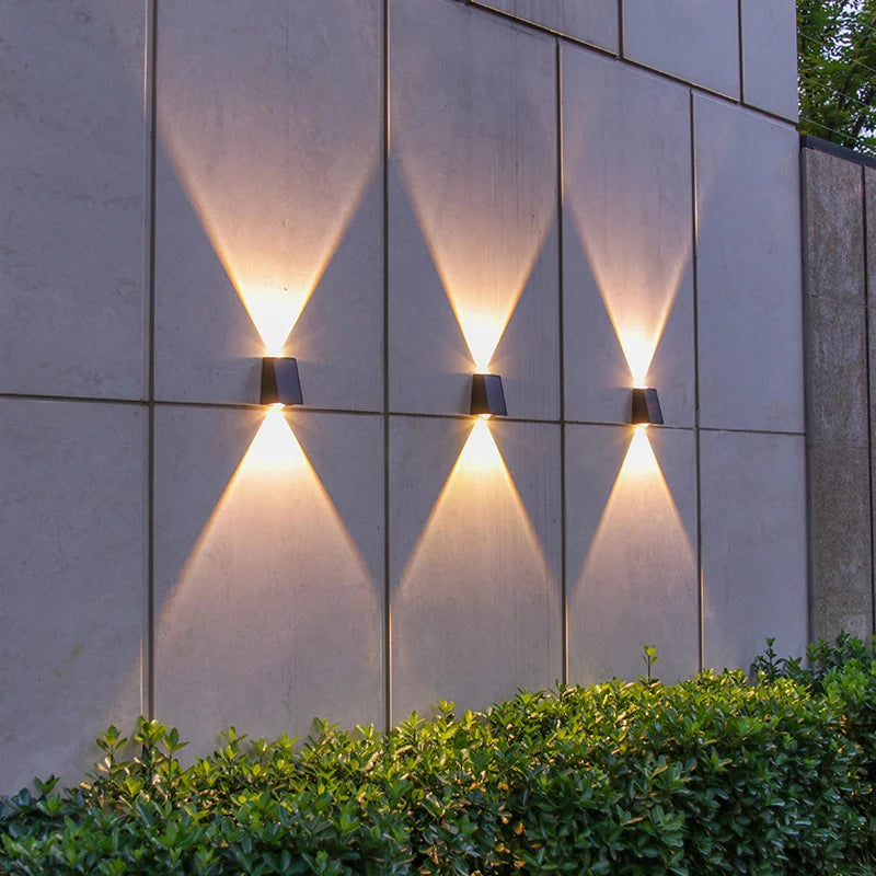 Solara | Outdoor Wall Light with Solar LED Technology 1