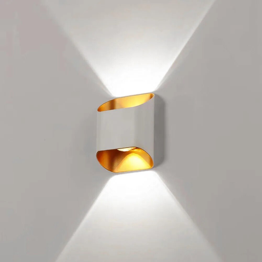 Vallure | Modern Outdoor Wall Sconce with LED Lighting 1