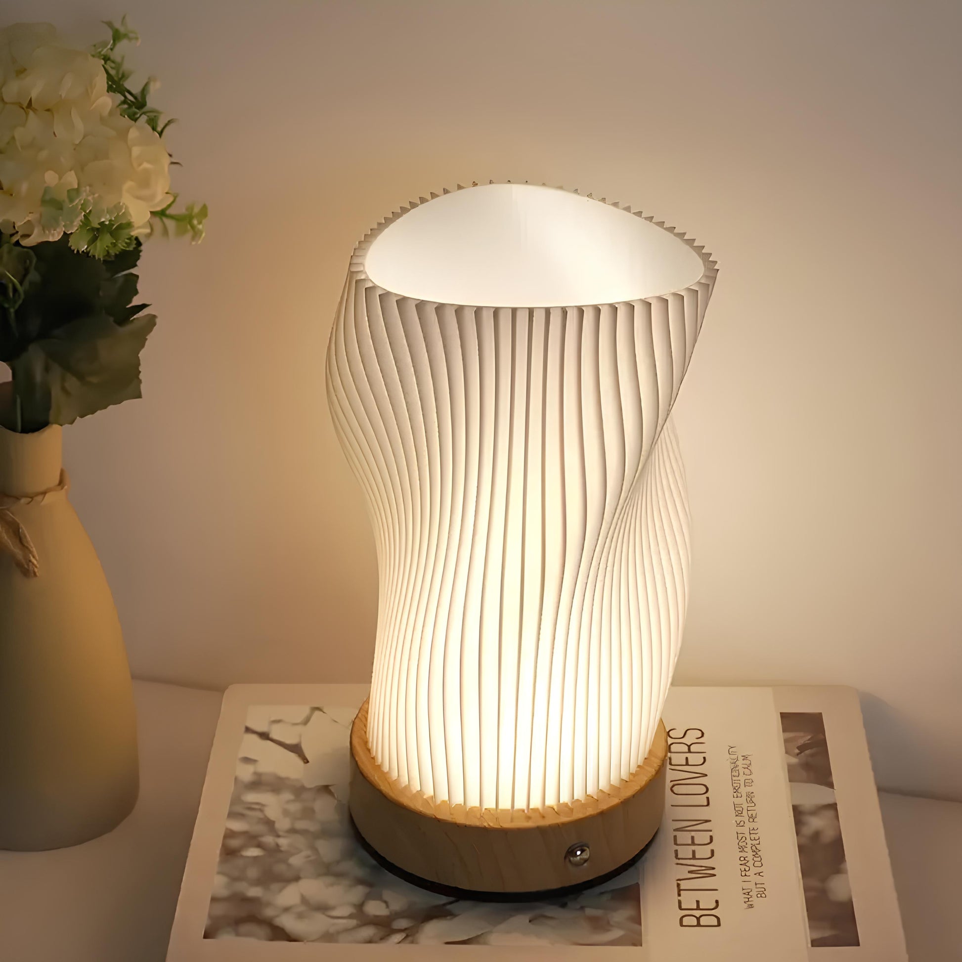 VeluGlow | Dimmable LED Lamp with Wavy Design 8